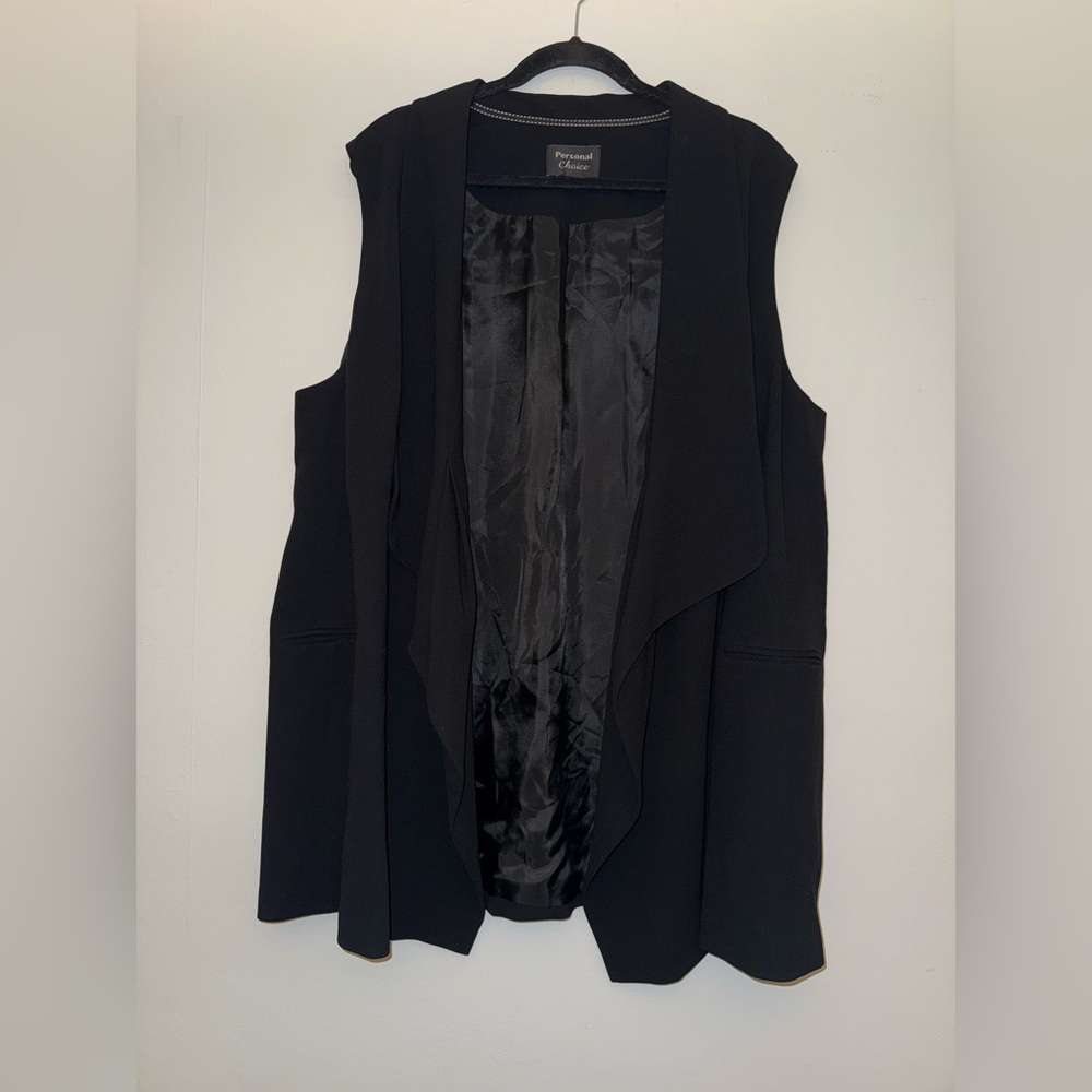 PERSONAL CHOICE women’s black vest plus Sz 24 ✨